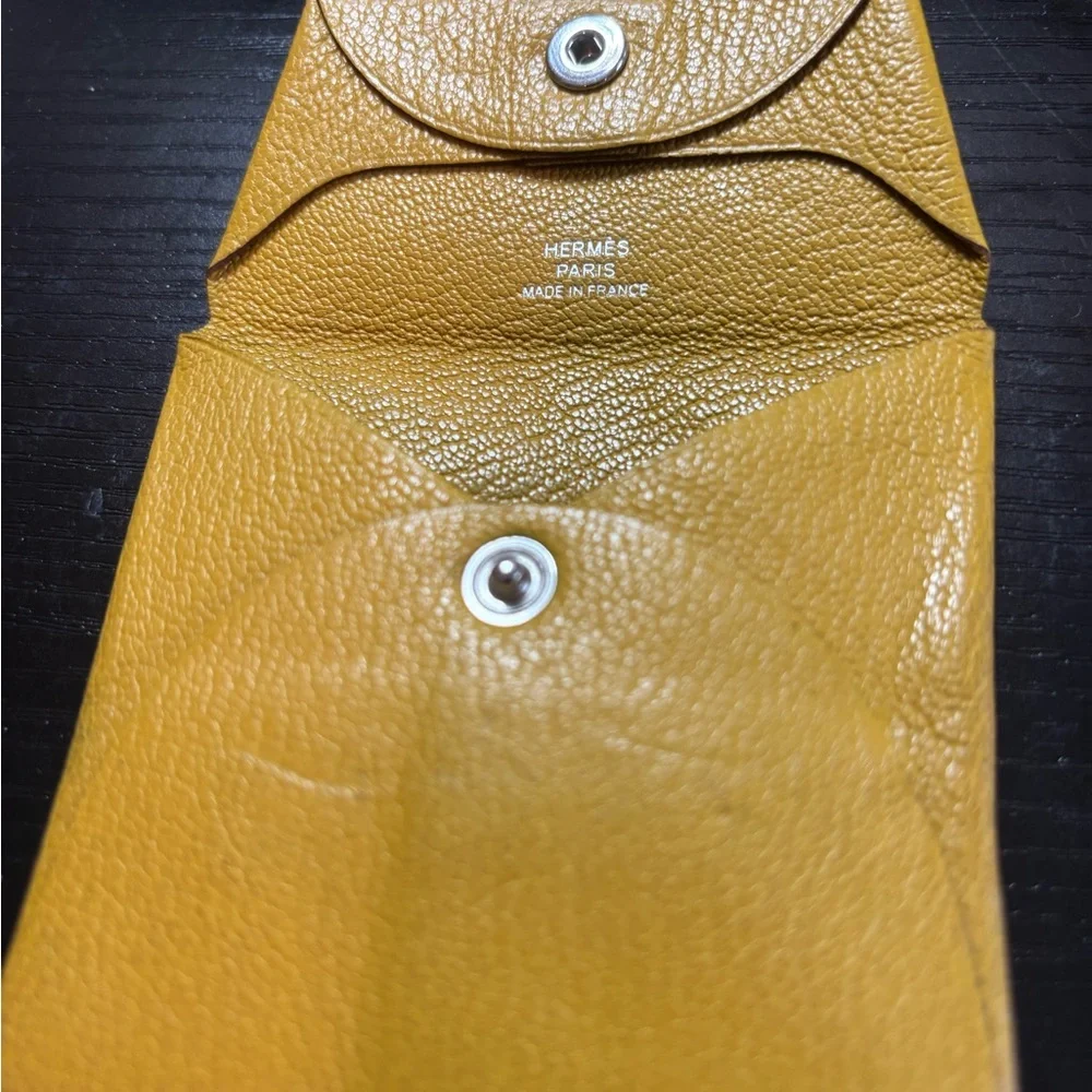Authentic Hermès Bastia Change Purse - Jaune Ambre Leather - Picture 2 of 5